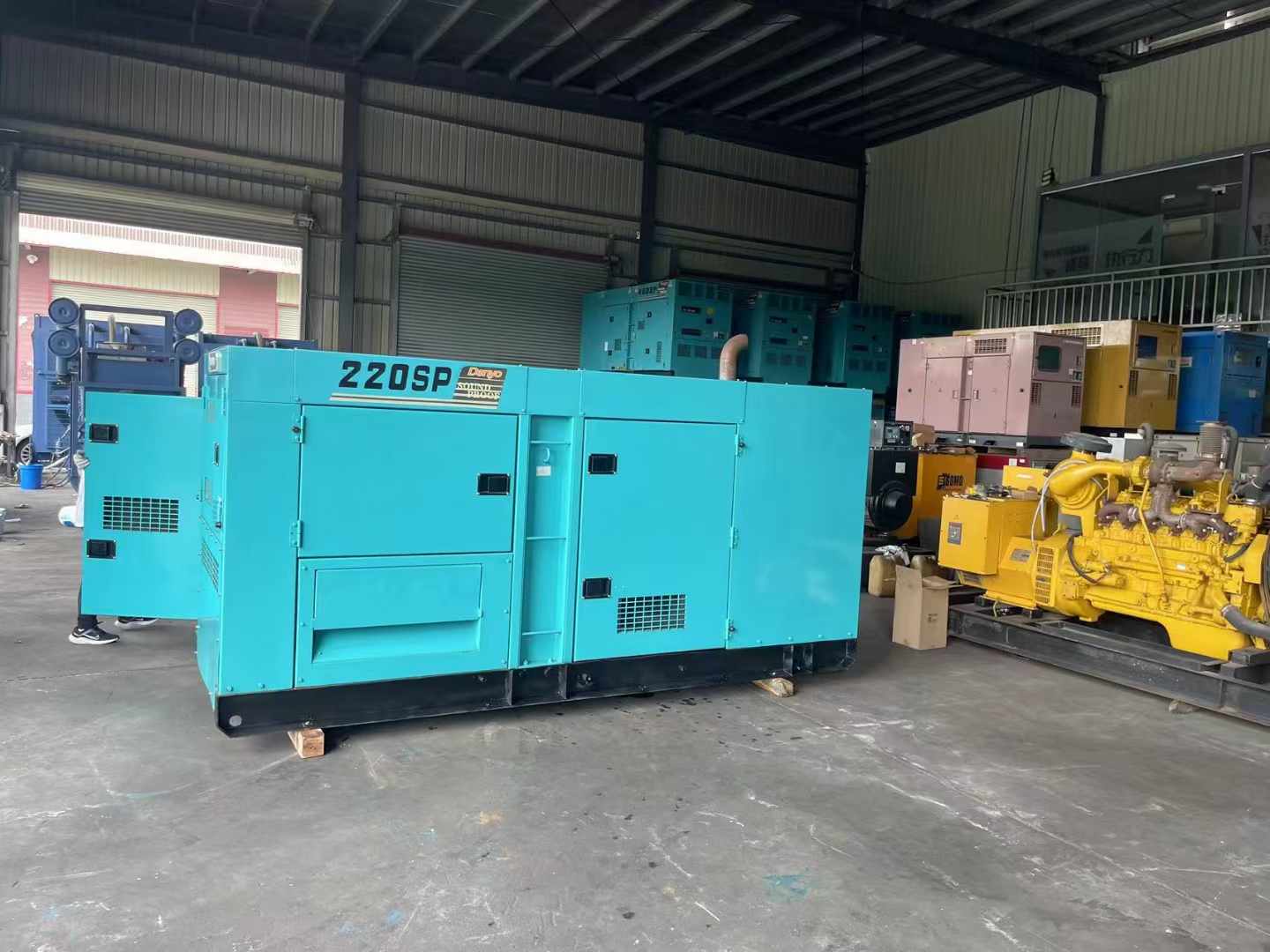 宁县柴油发电机组长期不间断运行时，如何监控其温度和压力？