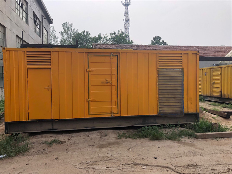 宁县发电机出租进行负载测试时，电瓶电量不足的具体判断标准是什么？